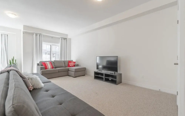 Luxurious Brand New Four Bedroom Townhouse