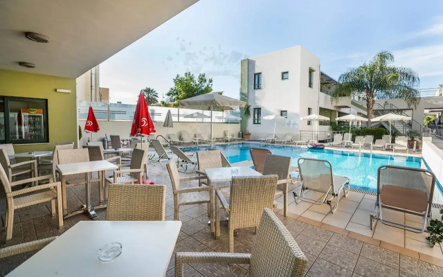 Athina Beach Hotel