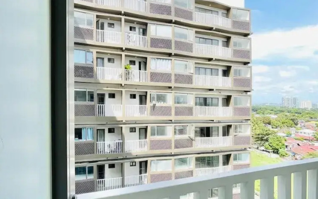 Tropical Bliss in the Metro