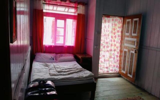OurGuest Lachung Homestay