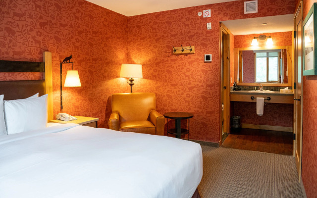 The Fox Hotel and Suites