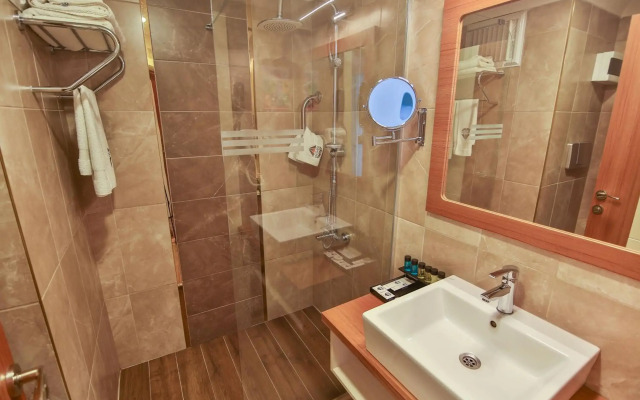 Diamond Hotel