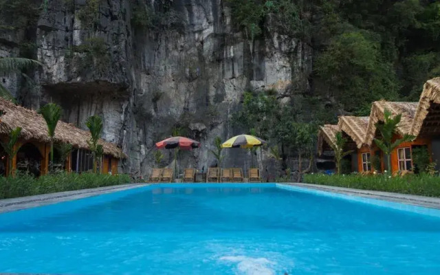 Tam Coc Valley Bungalow