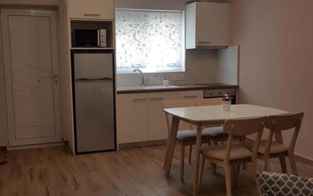 Marathon Studios & Apartments