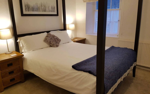 Ty Helyg Guest House