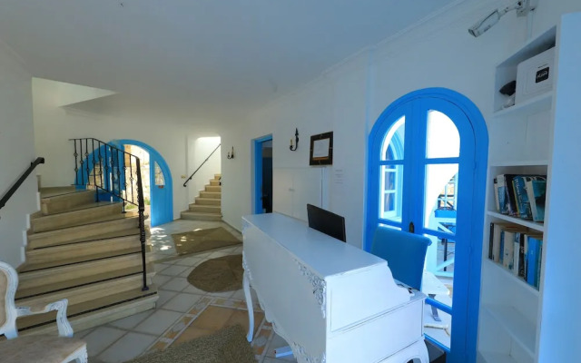 Bellapais Abbey Hotel