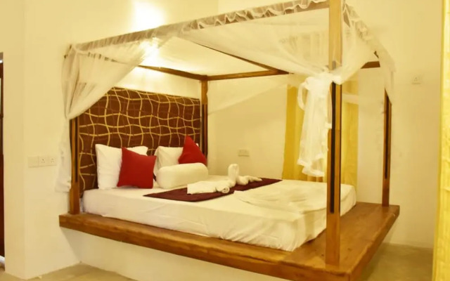 Safari Queens Resort