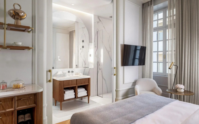 The Dolli at Acropolis, A Hotel to Live