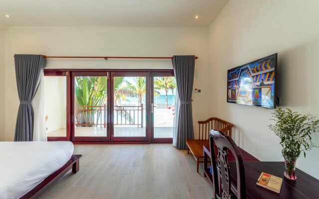 The Tahiti Beach Hotel