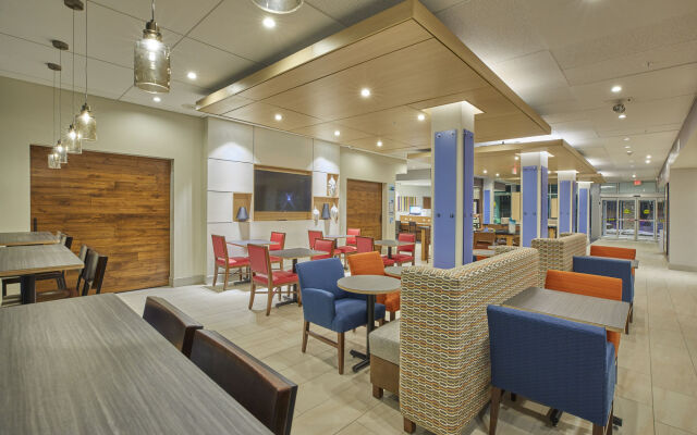 Holiday Inn Express & Suites Hermiston Downtown by IHG
