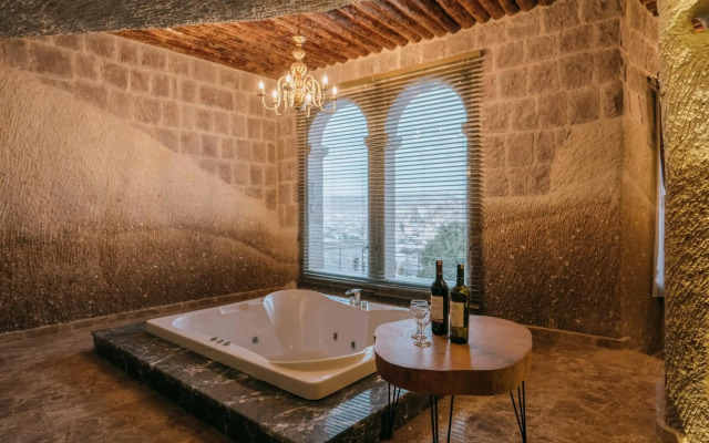 Lunar Cappadocia Hotel