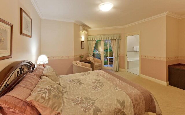 Plumes on the Green Boutique Bed & Breakfast