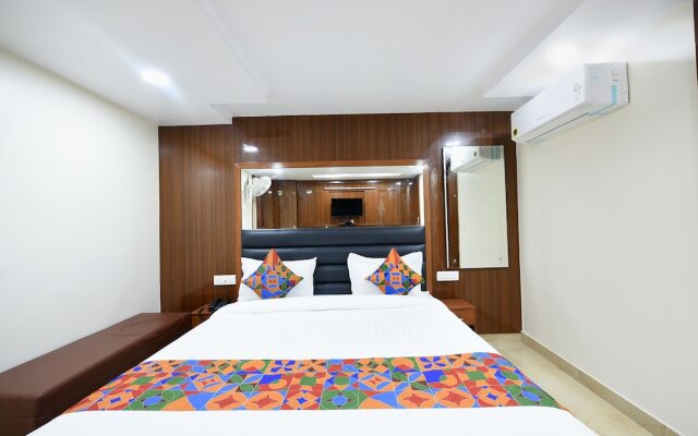 Fabhotel Mona International