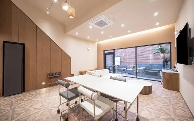 Hound Hotel Daegu Seongseo