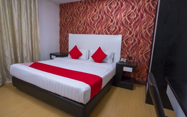 OYO 44037 King Park Hotel