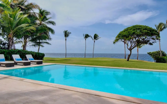 Breathtaking Ocean-view Home w Pool Modern Design