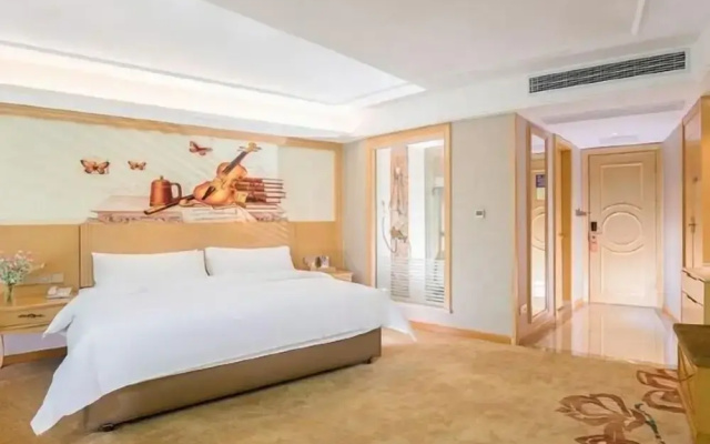 Vienna Hotel (Yizhou Sankeshu)