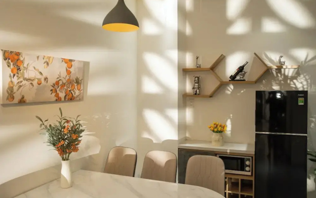 N to M Cozy House