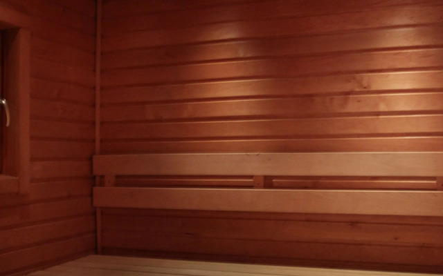 Isokenkäisten Klubi, Wilderness lodge