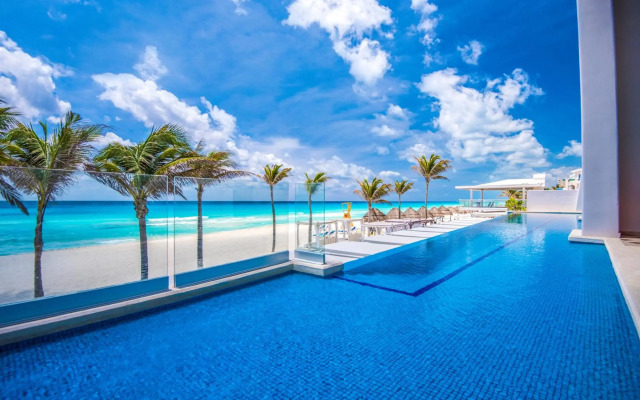 Wyndham Alltra Cancun All Inclusive Resort