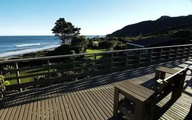 Breakers Boutique Accommodation