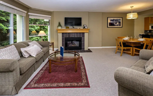 Woodrun Lodge