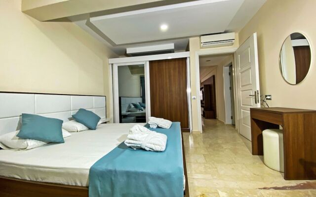 Fethiye Nokta Nif Suit Apart