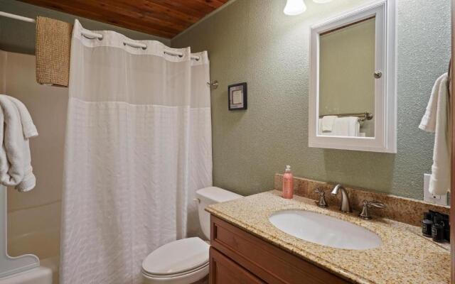7 Grizzly-AC-Hot Tub-2BR/2BA