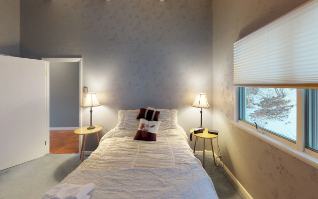 Silver Spring Chalet