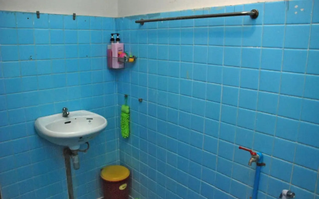 ME HUG Hostel&Restaurant