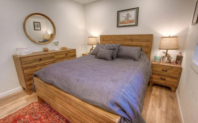 Awesome Dawson 1 Bedroom Condo by RedAwning