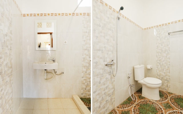 OYO 4003 Ceria Guesthouse SeminyakNearSeminyak Beach