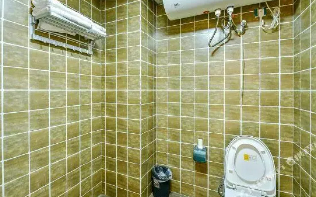 Zhixian Yage Hotel (Guiyang Huaguoyuan Shopping Center)