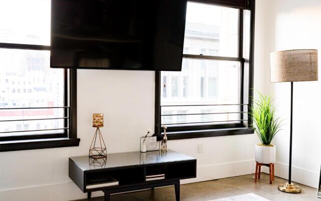 Fashion Loft 2 bedroom Downtown