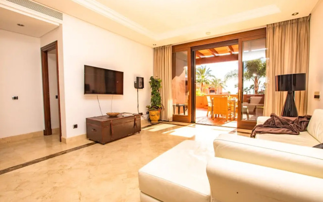 OleHolidays Torre Bermeja frente al mar y jacuzzi