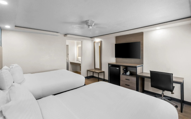 Baymont by Wyndham Arlington At Six Flags Dr