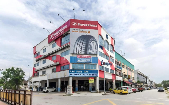 Super OYO 340 Comfort Hotel
