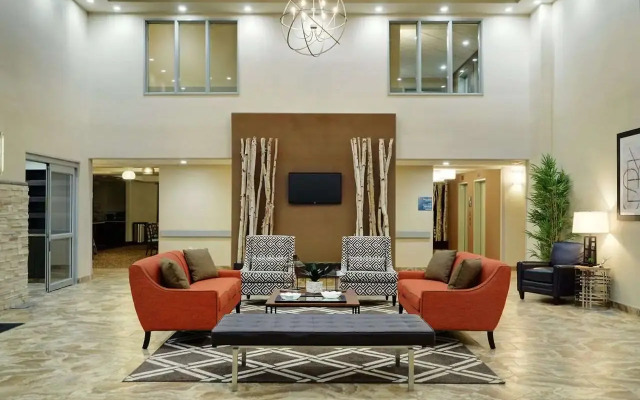 Pomeroy Inn And Suites Vermilion