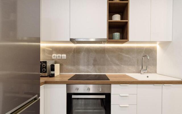 Blu & Marrone Suites-free parking at Superior apartment