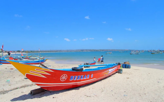 RedDoorz near Jimbaran Beach 2