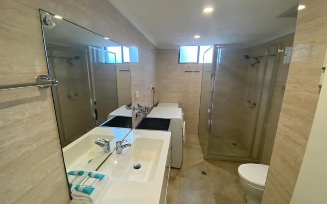 Enderley Gardens Resort