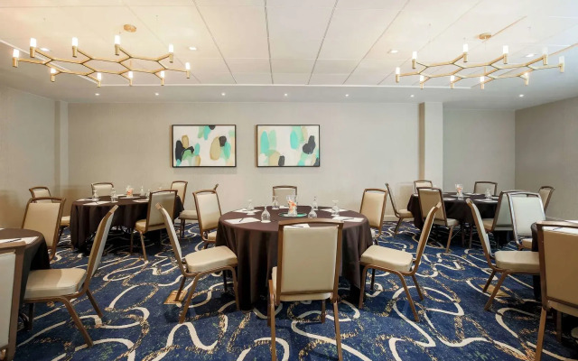 DoubleTree by Hilton Austin - University Area