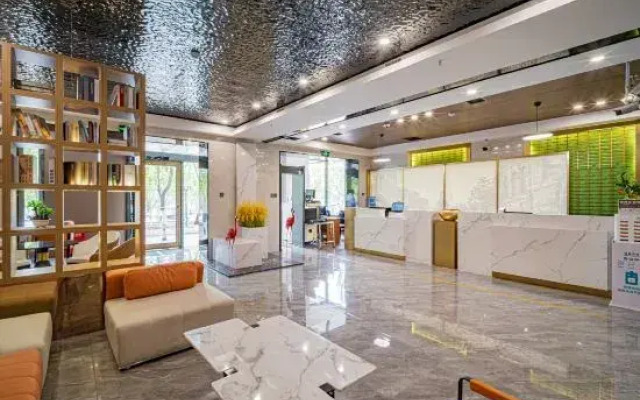 Starway Hotel (Kashgar People's Square)