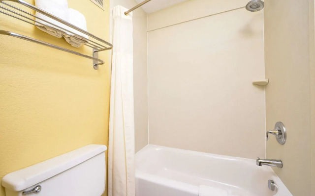 Xecutive Inn and Suites