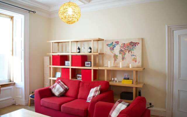 Bright 3 Bedroom Central Apartment