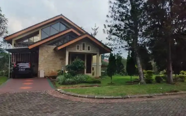 Santibi's Villa Kota Bunga Swiss