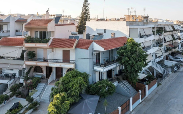 Villa Lilienne - Tranquil Escape With Private Garden Balcony