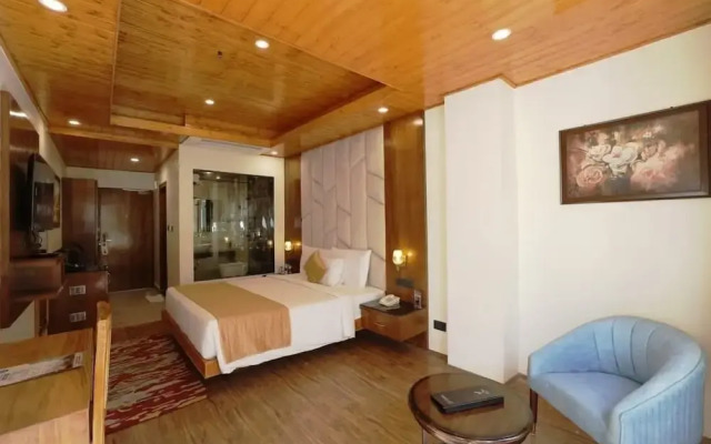 The Whitestone Inn & Suites Manali