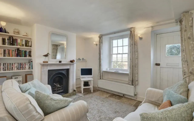 Holly Cottage