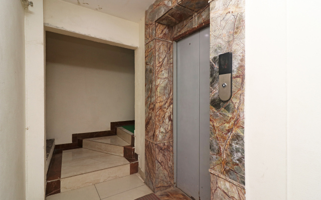 OYO 27611 Hotel Shree Regency